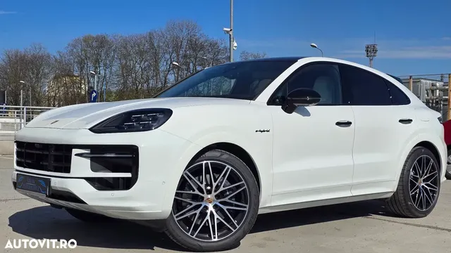 PORSCHE CAYENNE COUPE