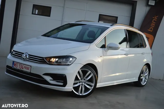 VOLKSWAGEN GOLF SPORTSVAN