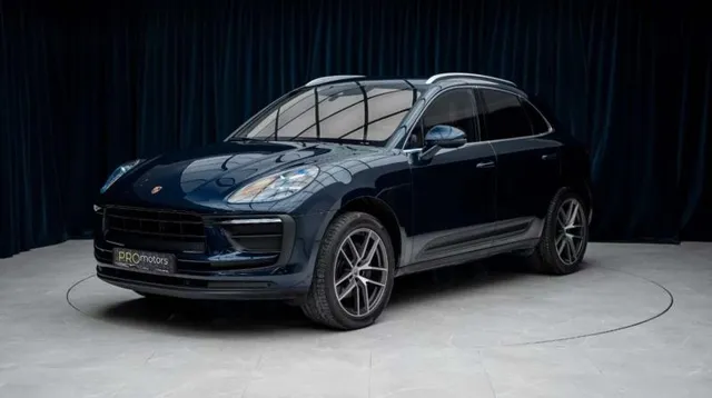 PORSCHE MACAN