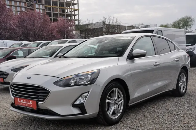 FORD FOCUS SEDAN