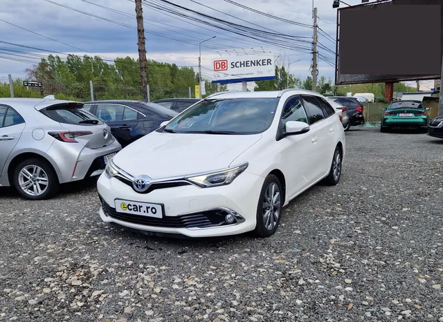 TOYOTA AURIS