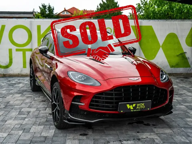 ASTON MARTIN DBX