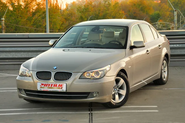 BMW 523