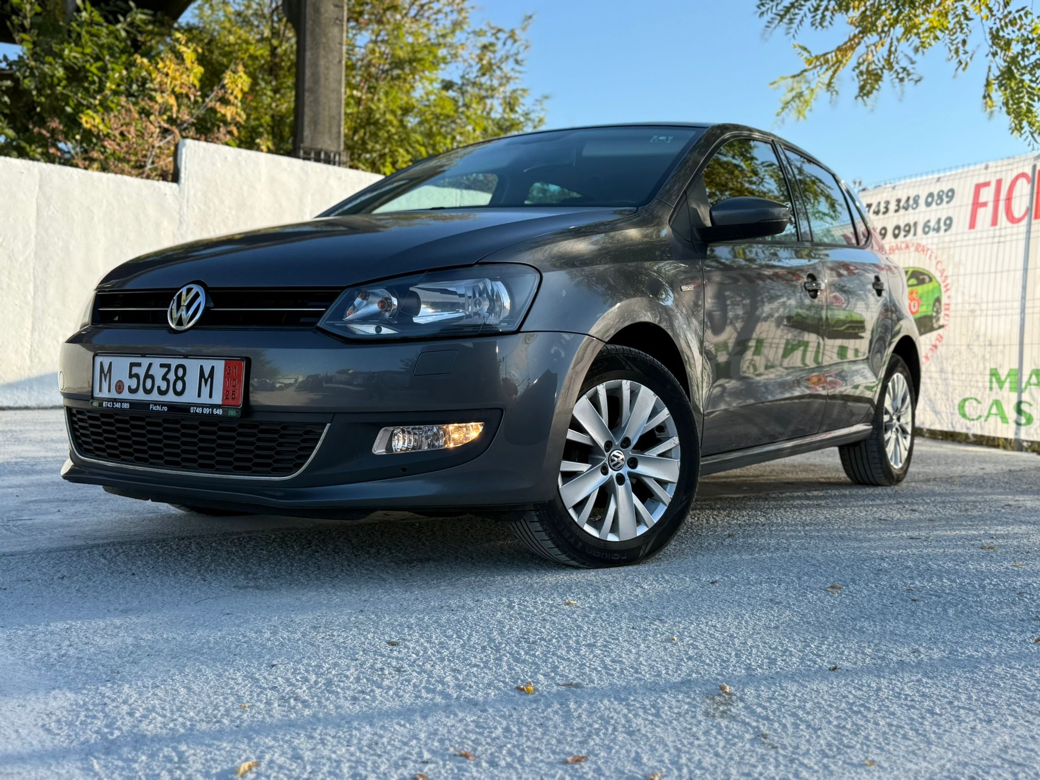 VOLKSWAGEN POLO