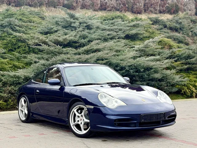 PORSCHE 911