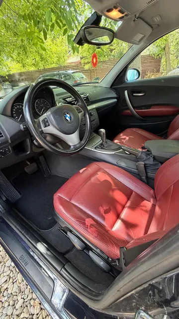 BMW 1 SERIES