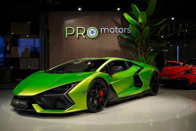 LAMBORGHINI REVUELTO