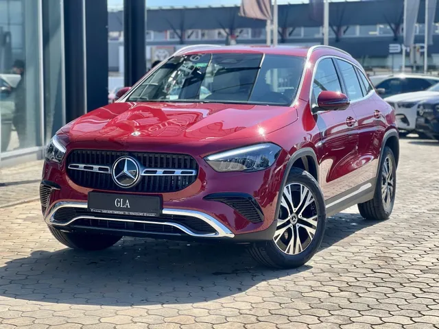 MERCEDES-BENZ GLA