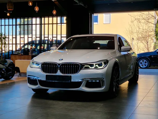 BMW 750