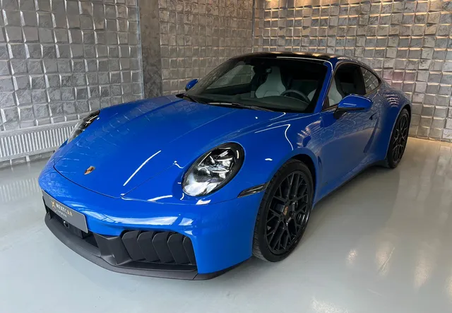 PORSCHE 911