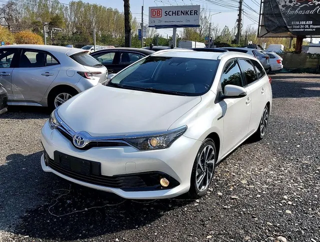 TOYOTA AURIS