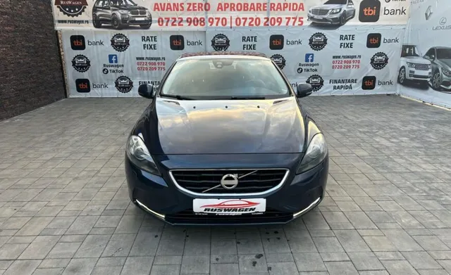 VOLVO V40