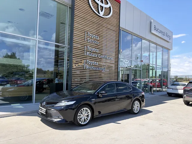 TOYOTA CAMRY