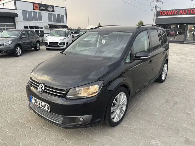 VOLKSWAGEN TOURAN