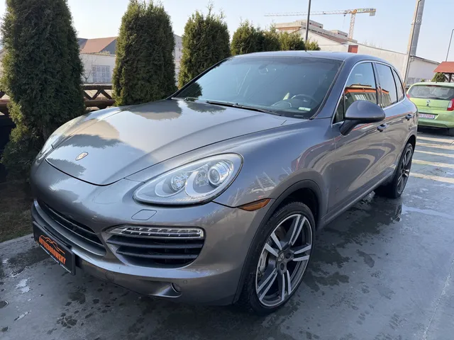 PORSCHE CAYENNE
