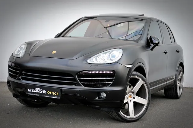 PORSCHE CAYENNE