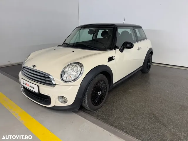 MINI HATCH