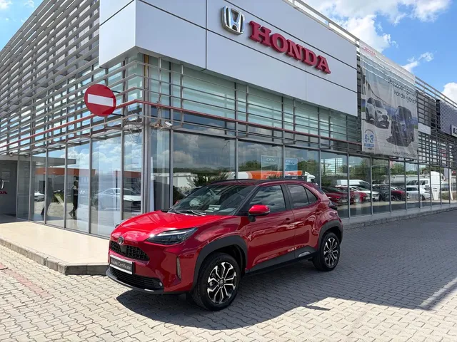 TOYOTA YARIS CROSS