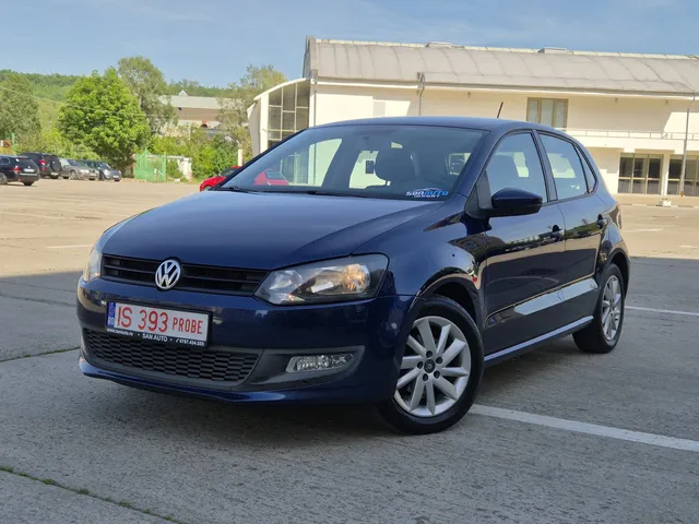 VOLKSWAGEN POLO