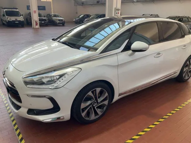 DS AUTOMOBILES DS 5