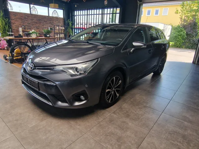 TOYOTA AVENSIS