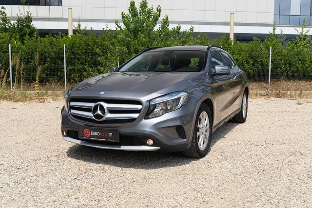 MERCEDES-BENZ GLA