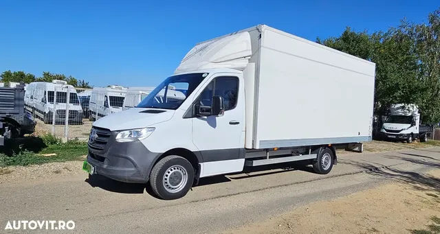 MERCEDES-BENZ SPRINTER