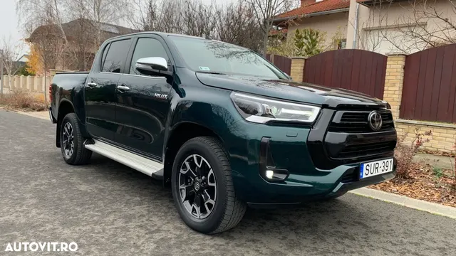 TOYOTA HILUX
