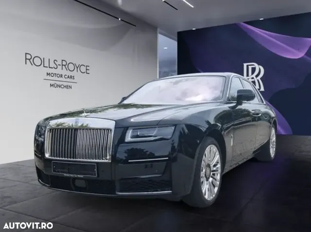 ROLLS-ROYCE GHOST