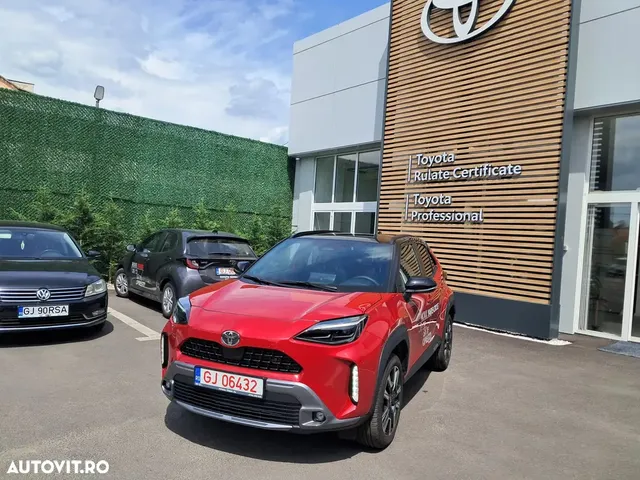 TOYOTA YARIS CROSS