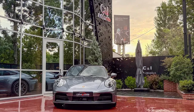 PORSCHE 911