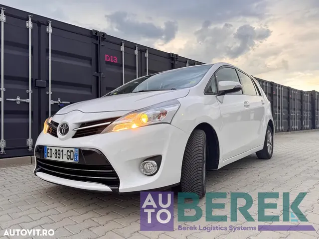 TOYOTA VERSO
