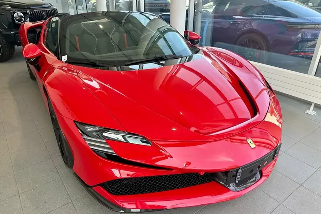 FERRARI SF90 SPIDER