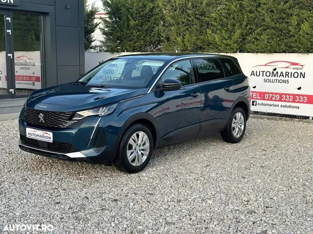 PEUGEOT 5008