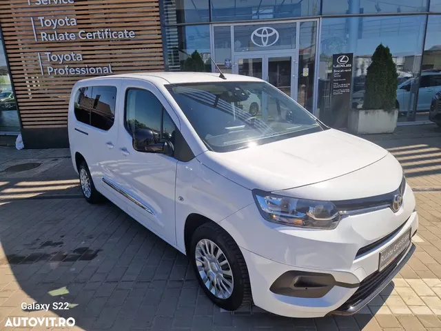 TOYOTA PROACE