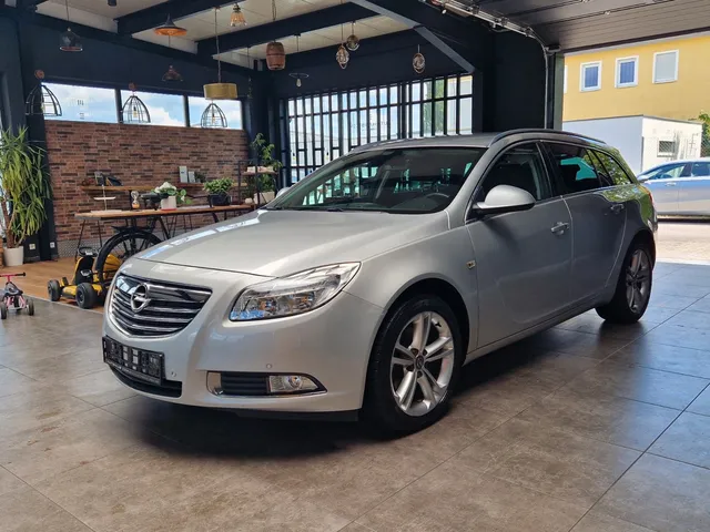 OPEL INSIGNIA