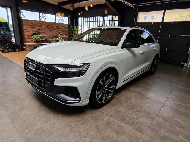 AUDI SQ8
