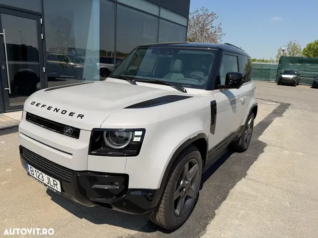 LAND ROVER DEFENDER