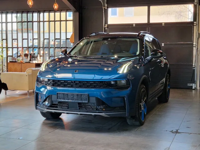 LYNK & CO 01