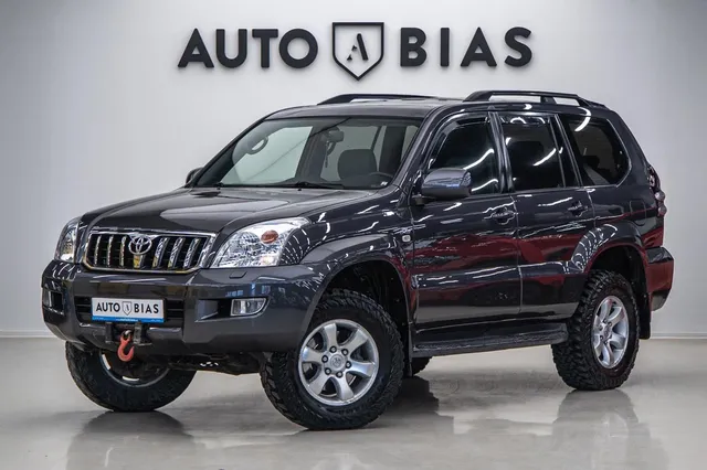 TOYOTA LAND CRUISER
