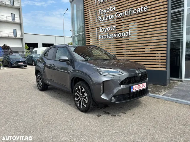 TOYOTA YARIS CROSS