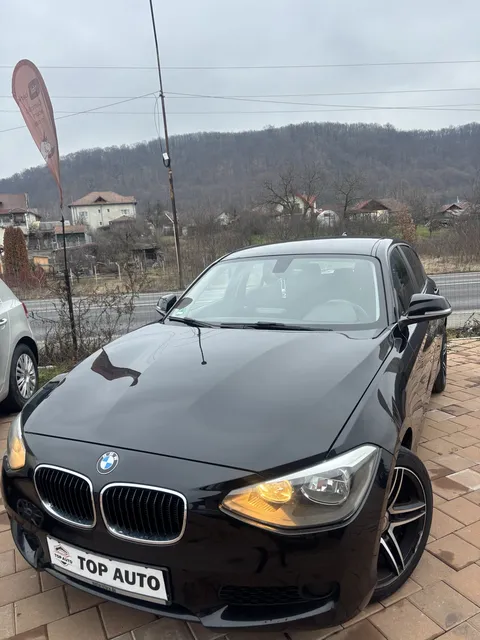 BMW 1 SERIES