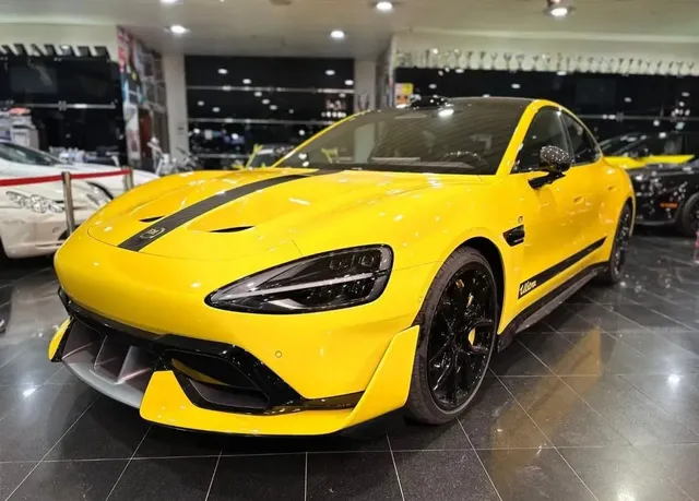 XIAOMI SU7
