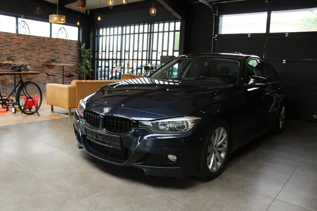 BMW 320I
