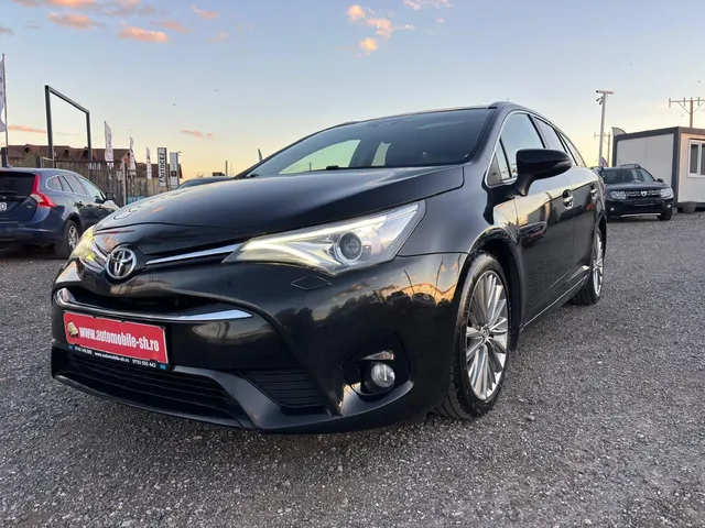 TOYOTA AVENSIS