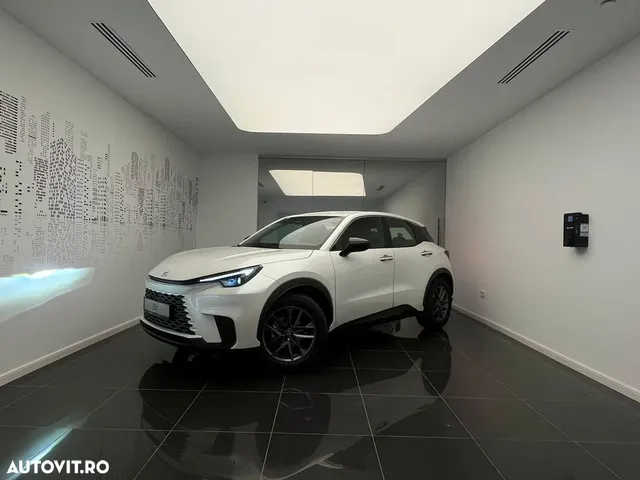 LEXUS LBX