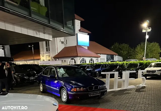 BMW 5 SERIES