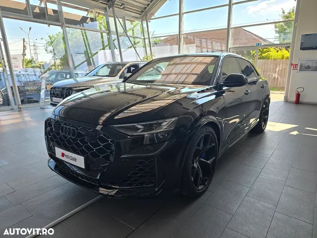 AUDI RS Q8