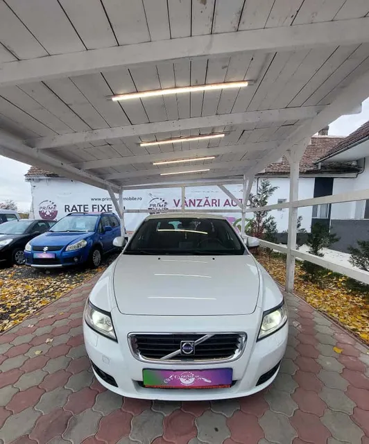 VOLVO V50