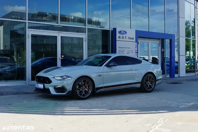 FORD MUSTANG